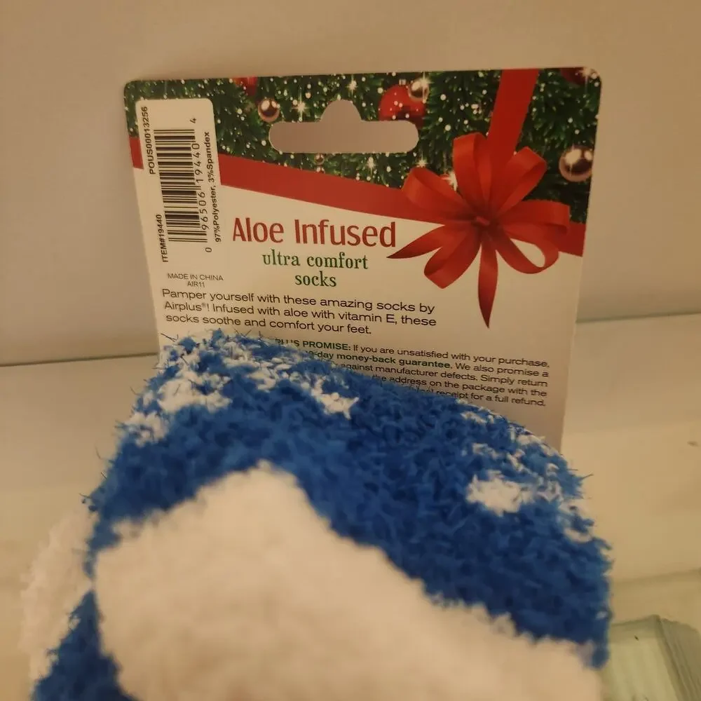 NIP Christmas Air Plus Aloe Infused Plush Socks Size 5-11